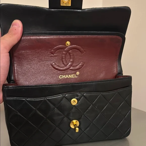 Chanel Classic Double Flap Medium Black Lambskin with 24k gold plate hardware - Picture 8 of 16